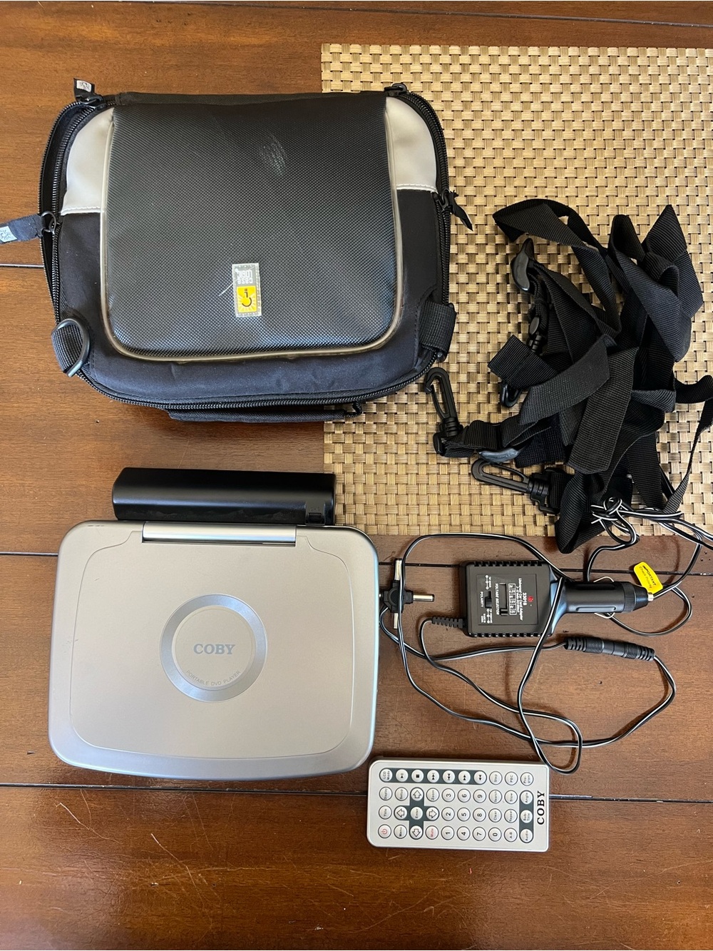 Coby TF-DVD7005 7" Portable DVD Player Bundle - Tested & Working